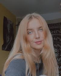 Tracy Polaski's Instagram, Twitter & Facebook