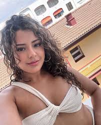 Hello everyone my name is joey and I'm here looking to start my love life  over I am 48 years old I am a widower I am also a single dad of