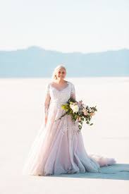 Off White And Light Pink Lace Wedding Dress Plus Size Wedding Looks Plus Wedding Dresses Wedding Dress Trends Plus Size Wedding Outfits