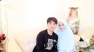 Sudah bisa bernapas lega setelah bercerai dengan alvin faiz, ini rencana larissa chou di masa depan: Cerita Hidup Larissa Chou Di Keluarga Beda Ras Dan Agama