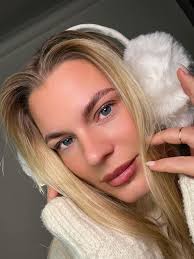 Всем привет ♥️ Приглашаю на ламинирование бровей и ресниц✨ Получи скидку  10% на все услуги и уходовую процедуру за бровями или ресницами в подарок  🎁 •работа в различных техниках (от натуральных до