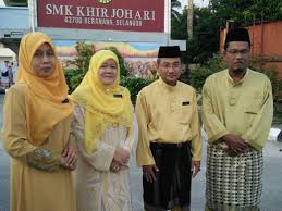 Sekolah ini juga tergolong dalam gred b dan sekolah menengah yang pertama dibina di beranang. Smk Khir Johari Beranang June 2018