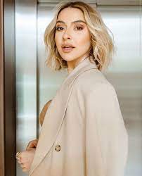 Hadise açıkgöz, is a turkish singer. Arab2turk On Twitter 2021 Kadin Unluler Koreli Kiz