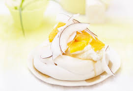 Vanille Pavlova Mit Orangen Und Kokosnuss Frisch Gekocht Rezept Pavlova Kokosnuss Lebensmittel Essen