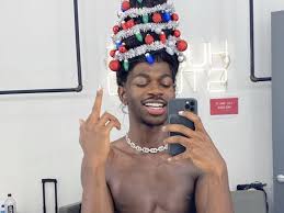 We're throwing the biggest virtual concert of 2020, and i hope everybody in the world can come check it out, says lil nas x. Lil Nas X Breaks His Record W Holiday Music Video Views Sohh Com