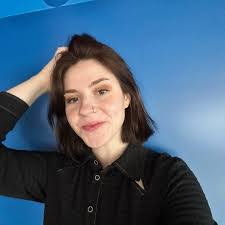 Mallory Dean's Instagram, Twitter & Facebook