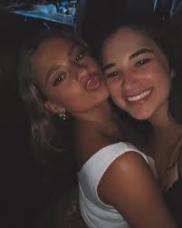 Danielle Sistrunk (@daniellesistrunk) · Instagram photos and Reels