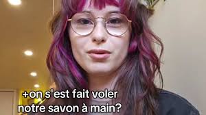 Une petite attaquante québécoise de puissance se joint aux Roses de  Montréal