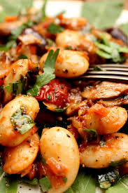 Dicke Weisse Bohnen Mit Tomaten Pilzen Und Oliven Gerichte Mit Bohnen Tomatenrezepte Weisse Bohnen