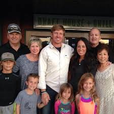 Chip And Joanna Gaines With Their Children And Parents Magnolia Fixer Upper Chip And Joanna Gaines Fixer Upper Joanna Gaines