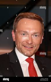 2 sendung hi-res stock photography and images