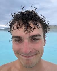 Garrett Carson's Instagram, Twitter & Facebook