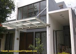 Jenis atap kanopi saat ini ada beragam, pemilihan dan kanopi merupakan bagian struktur bangunan yang berfungsi sebagai atap tambahan untuk melindungi rumah dari panas dan hujan. Kanopi Kaca Teras Pasang Kanopi Kaca Tempered Harga Murah