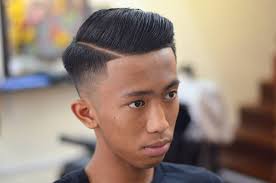 The undercut is a recent phenomenon in men's hairstyles. 10 Undercut Hairstyles For Guys In 2021 With New Variations
