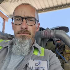 Backwoods Blueberry is the newest lip candy available for y'all 🤘🏼 Go cop  some before the site crashes again 🤣