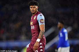News | in der rückrunde der abgelaufenen saison spielte tyrone mings auf leihbasis für aston villa, half dem klub beim aufstieg. Tyrone Mings Ist Das Gefuhl Der Belastung Von Lockdown Als Aston Villa Verteidiger Zuge In Der Lokalen Pitch Aktuelle Boulevard Nachrichten Und Fotogalerien Zu Stars Sternchen