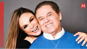 Brenda Bezares no deja a Mario bailar canción favorito | VIDEO- Grupo  Milenio