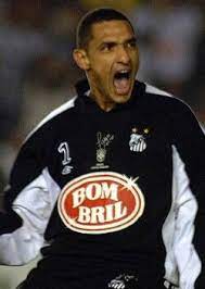 O goleiro cobrava mais empenho dos jogadores jovens do santos, e o zagueiro tomou as dores da molecada. Fabio Costa Wiki Santos Futebol Clube Fandom