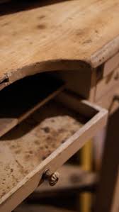 Kleines welches möbelstück soll restauriert werden? Schreibtisch Restaurieren