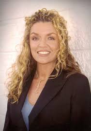 About Tracey Cecil-Simpson