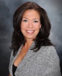 Amanda Loop's Instagram, Twitter & Facebook