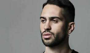 Chi è la dolce metà di mahmood? Mahmood Chi E Il Celebre Giovane Cantante Carriera Fidanzato E Curiosita