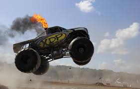 What you need to know is that these images that you add will neither increase nor decrease the speed of your computer. Wallpaper Jump Diesel Monster Truck Images For Desktop Section Drugie Marki Download