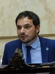 Diputado mendocino quiere que los legisladores tengan secundario completo