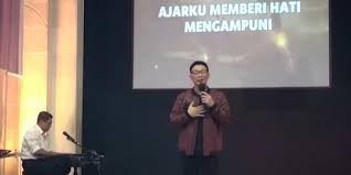 Noah merilis album baru pada jumat (22/1/2021), album baru noah ini bertajuk keterkaitan keterikatan yang memiliki 5 lagu di dalamnya. Lirik Lagu Semua Tentang Kita Peterpan Merdeka Com