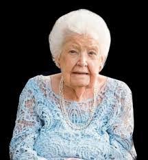 Loretta Combs's Instagram, Twitter & Facebook