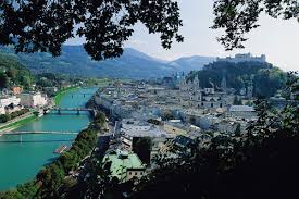 With beautiful thoughts and places of tourism that will transform your mind and ideas, the city is also renowned for the fairytales. Stadt Salzburg