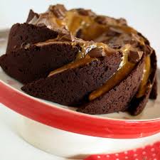Wer denkt, ei wäre eine zwingende zutat für einen köstlichen kuchen für diesen wird beispielsweise ein ölteig, quarkteig oder joghurtteig verwendet. Schokogugelhupf Mit Karamell Backen Ohne Ei Meine Torteria