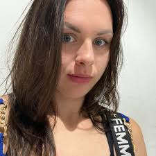 You maybe starting your fitness journey next month… If you are a complete  beginner or a returning gym goer- I can't be more excited for you. I'd like  to share some of