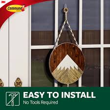 You can easily compare and choose from the 10 best wreath hooks for you. Command Outdoor Clear Window Hook Large 1 Hook 2 Strips Pack Walmart Com Walmart Com
