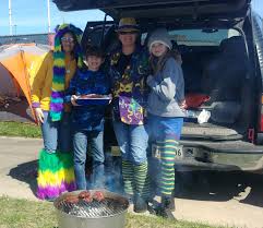 Our trained, knowledgeable and expert commercial cleaners will certainly keep your firm clean which in fact maintains your bottom line! Mardi Gras In Lafayette Families Bundle Up To Celebrate