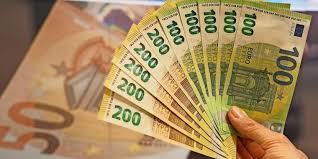 Gefakte banknoten als taschentücher und als servietten. Neue 100 Und 200 Euro Scheine So Erkennen Sie Falschungen Und Echte Geldnoten