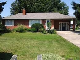 Home 701 North Fairfield Rd With 3 Bedrooms And 2 0 Bathrooms For 139 900 Ranch House Remodel Estate Homes My House