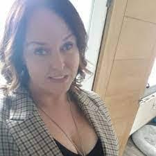 Carolyn Delehanty's Instagram, Twitter & Facebook