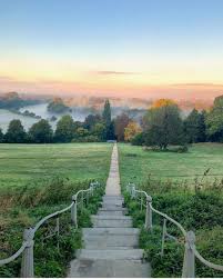The largest royal park in london (1,000 hectares/2,500 acres), and home to 650 deer. Richmondpark Richmond London Richmond London Richmond Park London Park