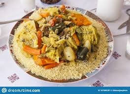 Receta de couscous tradicional marroquí. Couscous Servido Con Leche De Leben Imagen De Archivo Imagen De Calabaza Cinamomo 167685381