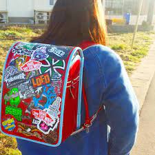 ayumi amano on instagram ランドセルで登校が最後 明日は卒業式 ６年間使ったランドセル でかくなりすぎて ランドセル小さっ 今日は最後のなので 一緒に徒歩 ランドセル 卒業式 飯岡