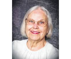 Mandy Britton's Instagram, Twitter & Facebook