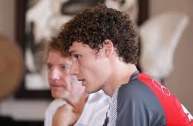 Benjamin pavard hat mit frankreich zum auftakt 2:1 gegen australien gewonnen. Pavards Dolmetscher Beim Vfb Sein Vater Holt Ihn Schnell Wieder Runter Fussball Stuttgarter Nachrichten
