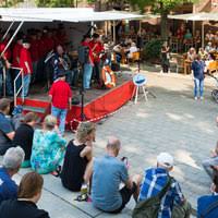 Wir wünschen ihnen viel spaß beim suchen, finden, anbieten und stöbern. Wohnungs Und Mietangebote Auf Dem Schwarzen Brett