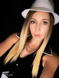 Get to Know Carlie: A Fashion & Travel Enthusiast