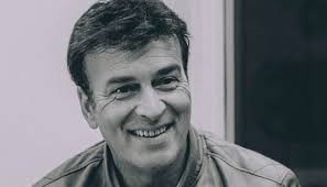 Ele confessa que estava cansado e decidiu parar algum tempo. Revelada A Data Da Primeira Grande Entrevista De Tony Carreira Apos A Morte Da Filha