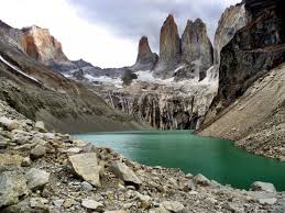 Torres del paine's two most famous trekking routes are the w trek and the o, or full circuit, both incorporating the grey lake, french valley and ascensio valley. Das Torres Del Paine W Wegbeschreibung Infos Fotos