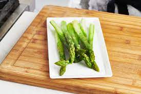 How To Steam Asparagus | Steamed Asparagus Recipe — The Mom 100