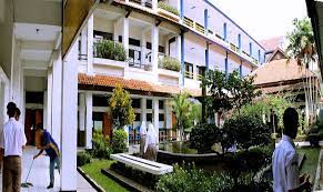 Unisba universitas islam negeri bandung kelas karyawan di bandung inilah daftar daftar universitasnya. Daftar Sekolah Smp Swasta Favorit Di Bandung Daftar Ini