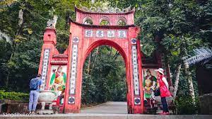 Trong tâm thức của nhân dân cà mau và cả nước, giỗ tổ hùng vương đã trở thành ngày lễ trọng đại, là dịp để người dân thể hiện tình cảm thiêng liêng đối với các vị vua, các. Ä'i Theo Nhá»¯ng Báº­c Thang á»Ÿ Ä'á»n Hung Phu Thá»